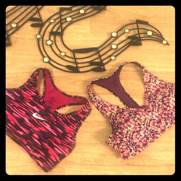 Nike Other - Sports Bras 💕 Nike 💖 VS